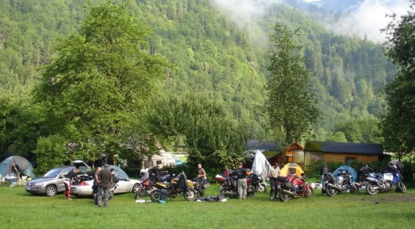 Biker am Campingplatz Eschau im Salzatal